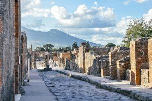Naples Unveiled: Your Ultimate Travel Guide to the City&rsquo;s Art, Cuisine, and Vibrant Culture